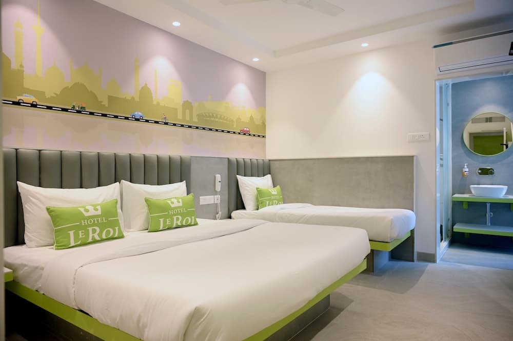 Hotel Le Roi Express Karol Bagh - photo 18