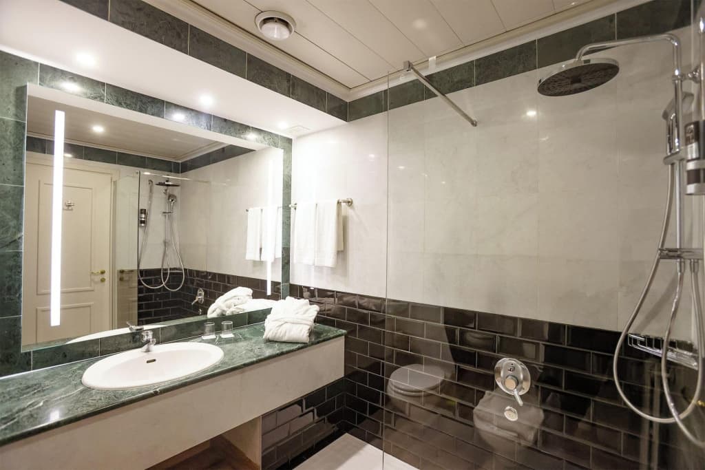 Leonardo Hotel Milan City Center - photo 46