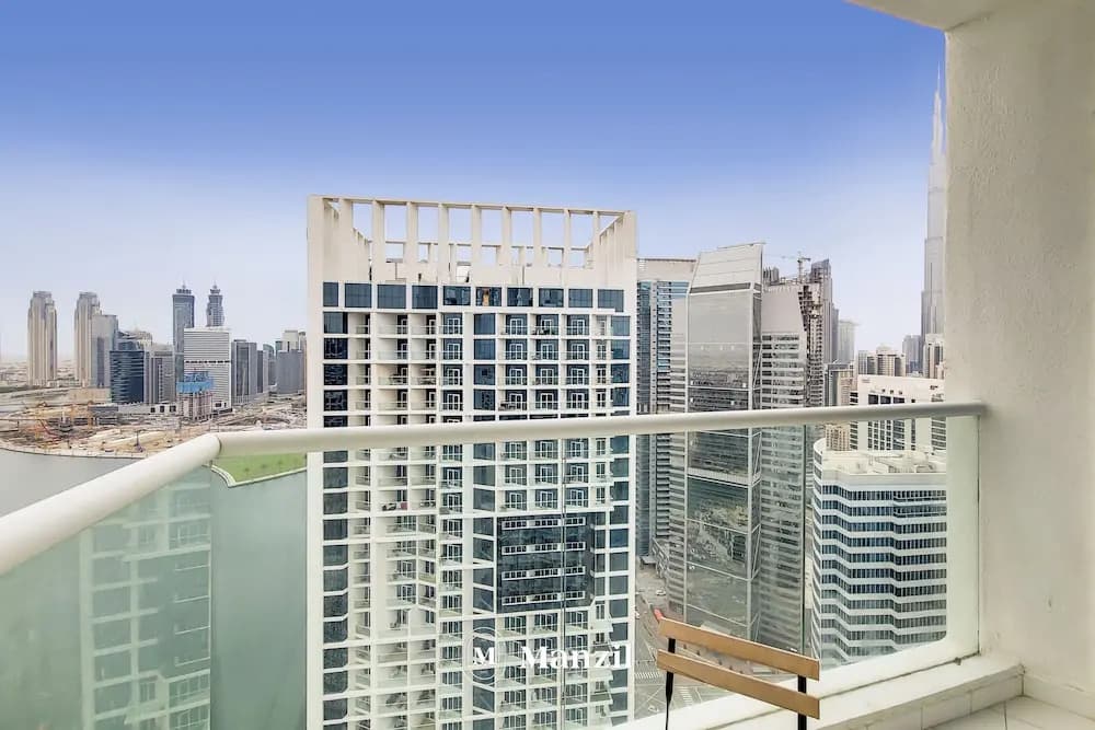 Manzil - 1BR in Business Bay w Burj & Canal Views - photo 8