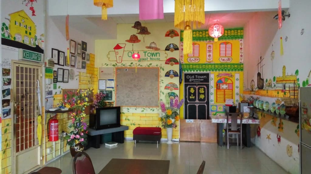 Old Town Guesthouse - photo 10