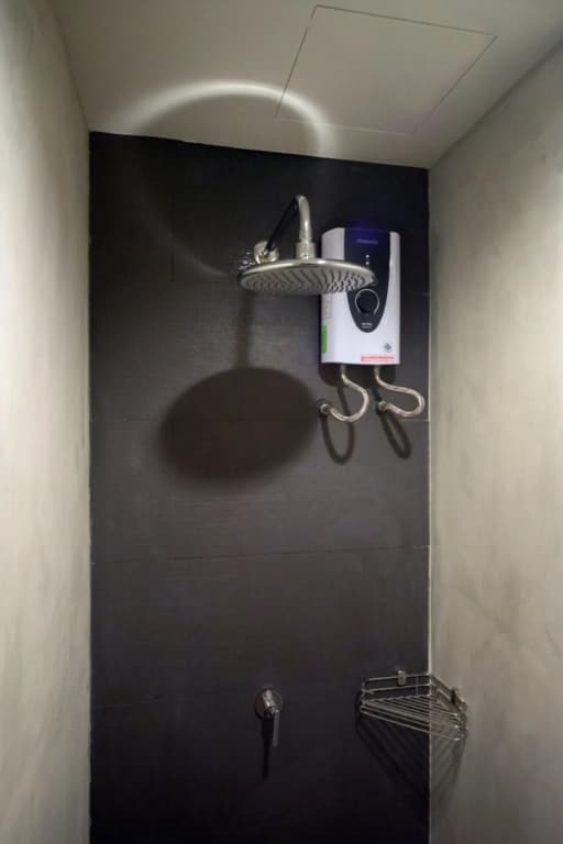 Siam Mitr Hostel - photo 10