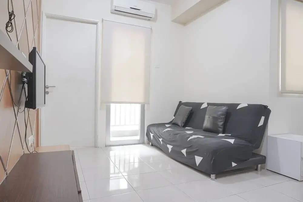 Warm And Cozy 2Br At Pakubuwono Terrace Apartment - photo 1