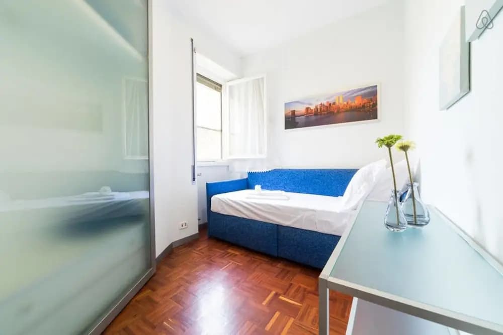 Large Flat With Garden and car Parking - photo 5