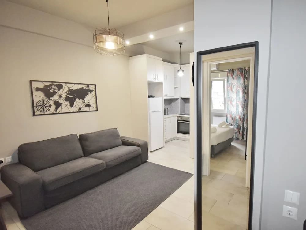 Petite Apartment - photo 2
