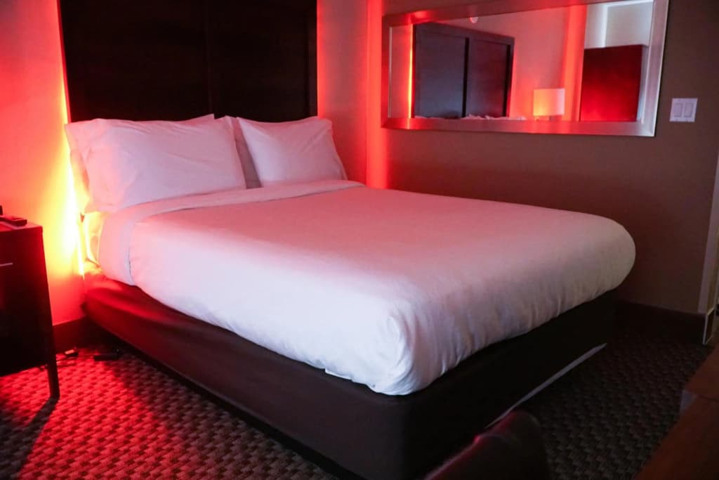Hotel Mint JFK Airport - photo 1