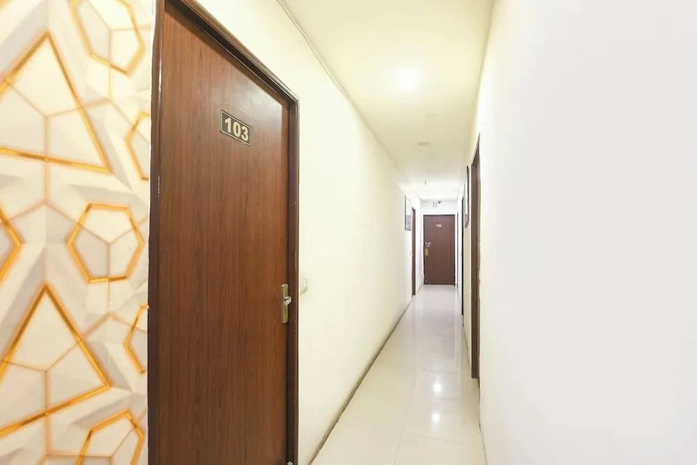 Fabhotel Snow Valley - photo 9