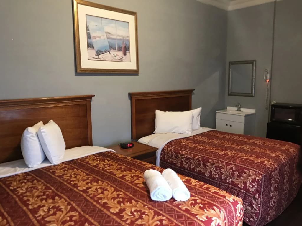 Warfield Hotel - photo 5
