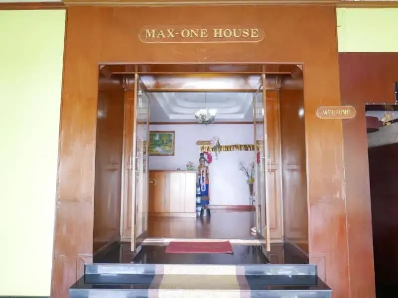 Max One Hotel - photo 6