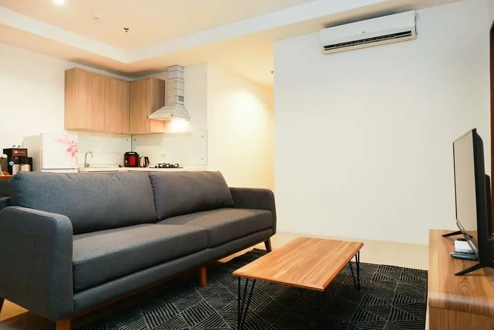 Exclusive 1BR Veranda Residence @ Puri Apartment - photo 4