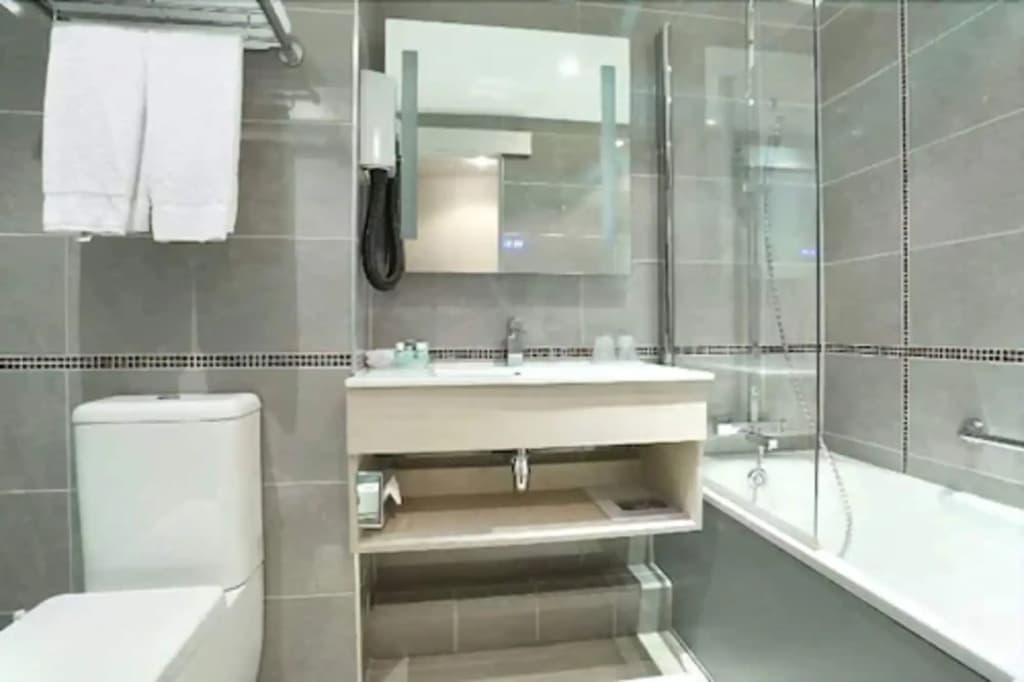 Hotel Harvey - photo 10