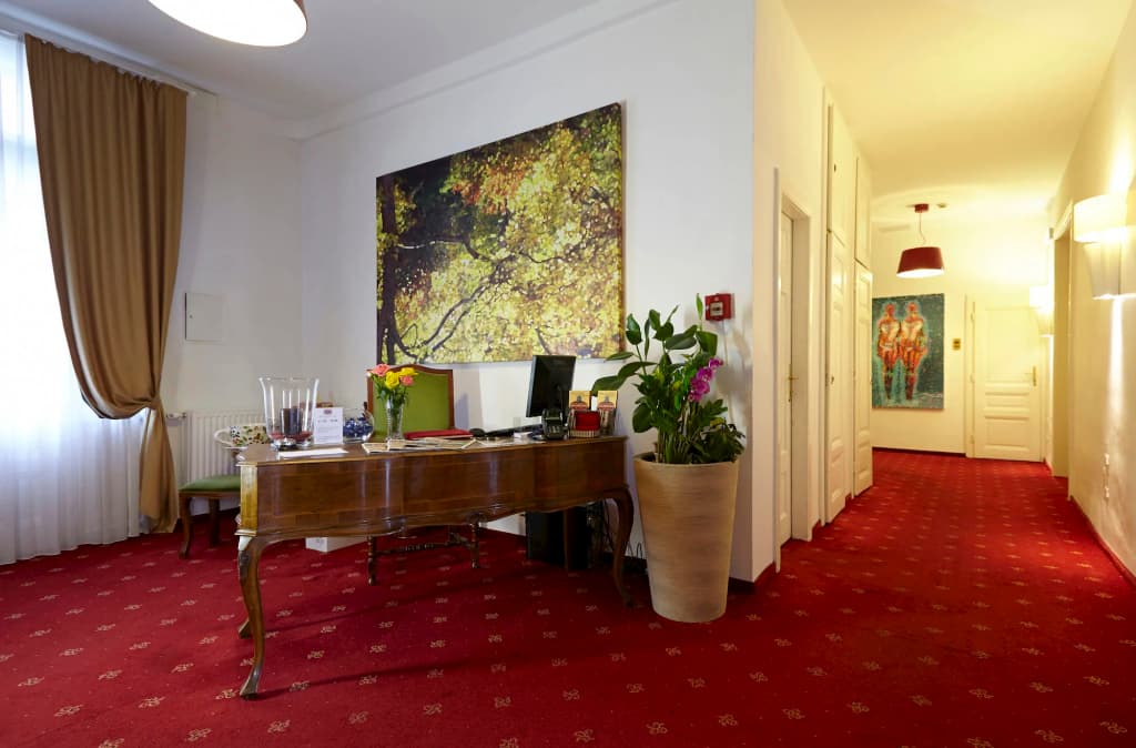 Hotel Pension Museum - photo 11