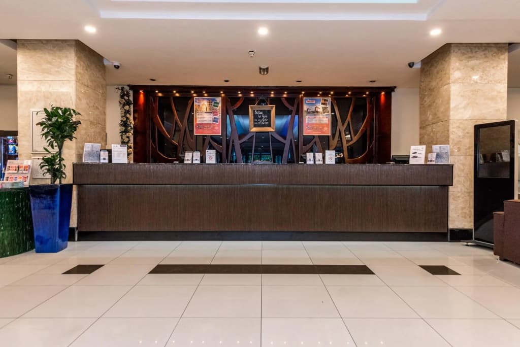 XO Hotels Blue Tower - photo 2