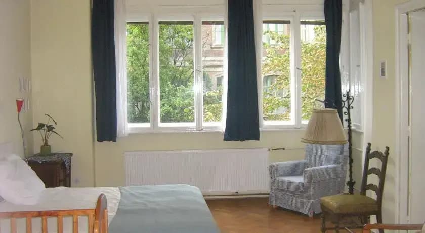 Beautiful Bauhaus Apartment - photo 8