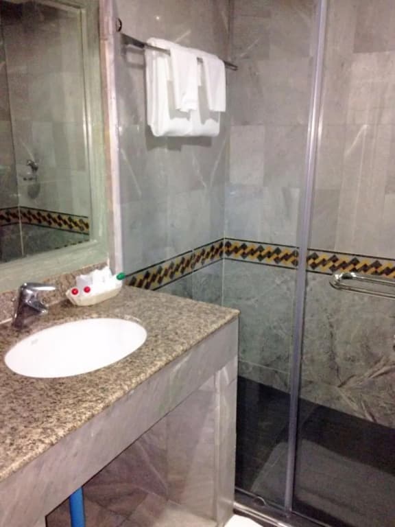 Lee Place Hotel - photo 8