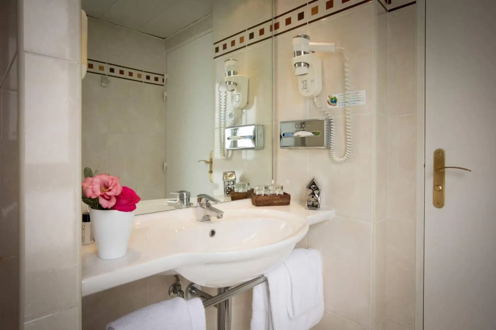 Elysees Opera Hotel - photo 15