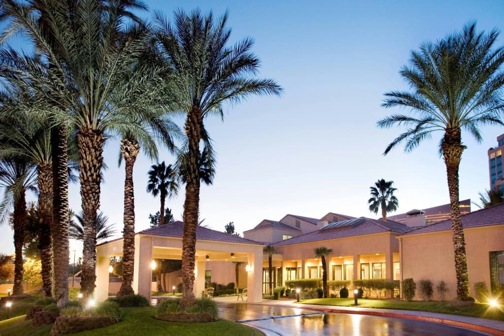 Courtyard by Marriott Las Vegas Convention Center - photo 1