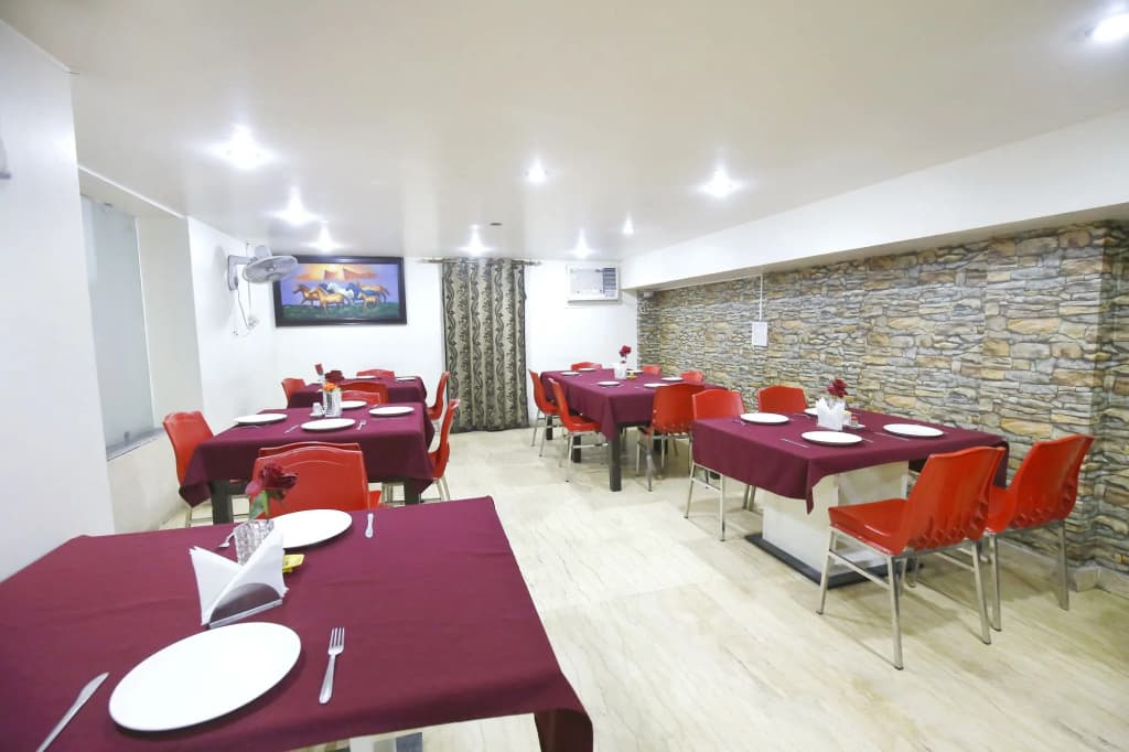 Hotel Paradise Inn - photo 16