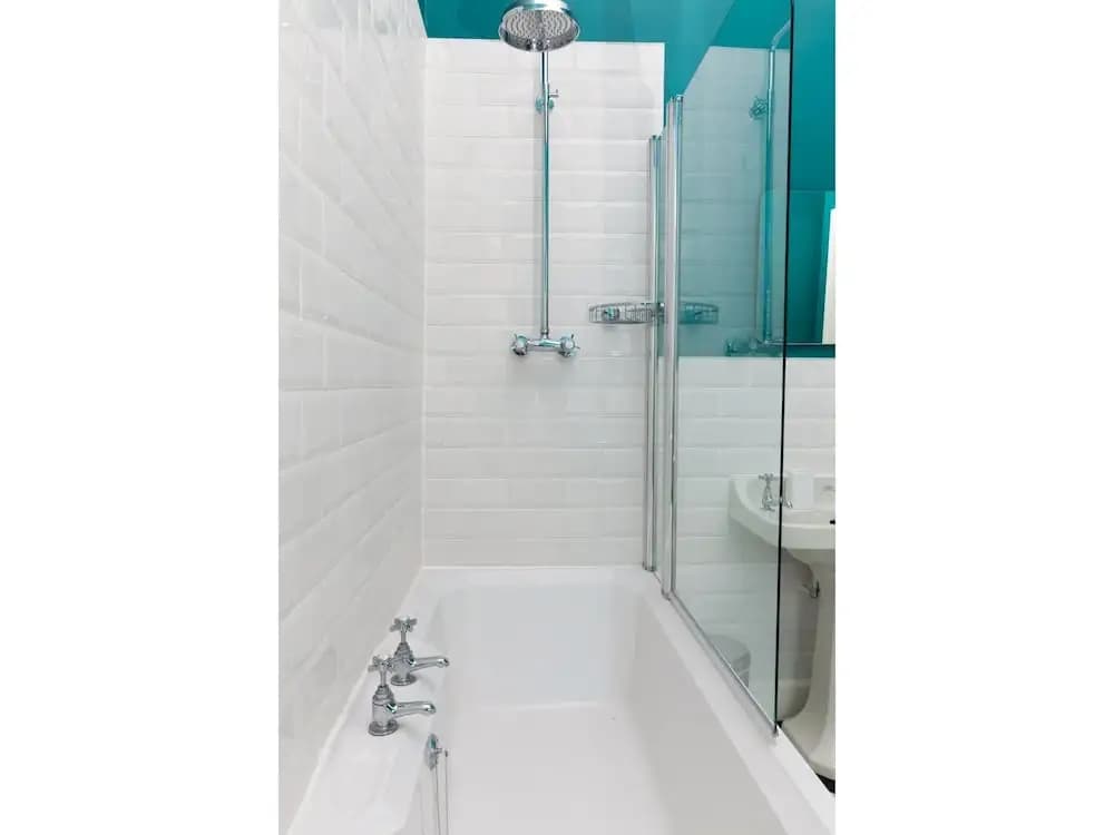 Spacious, Elegant 4BR New Town Flat For 9 - photo 8