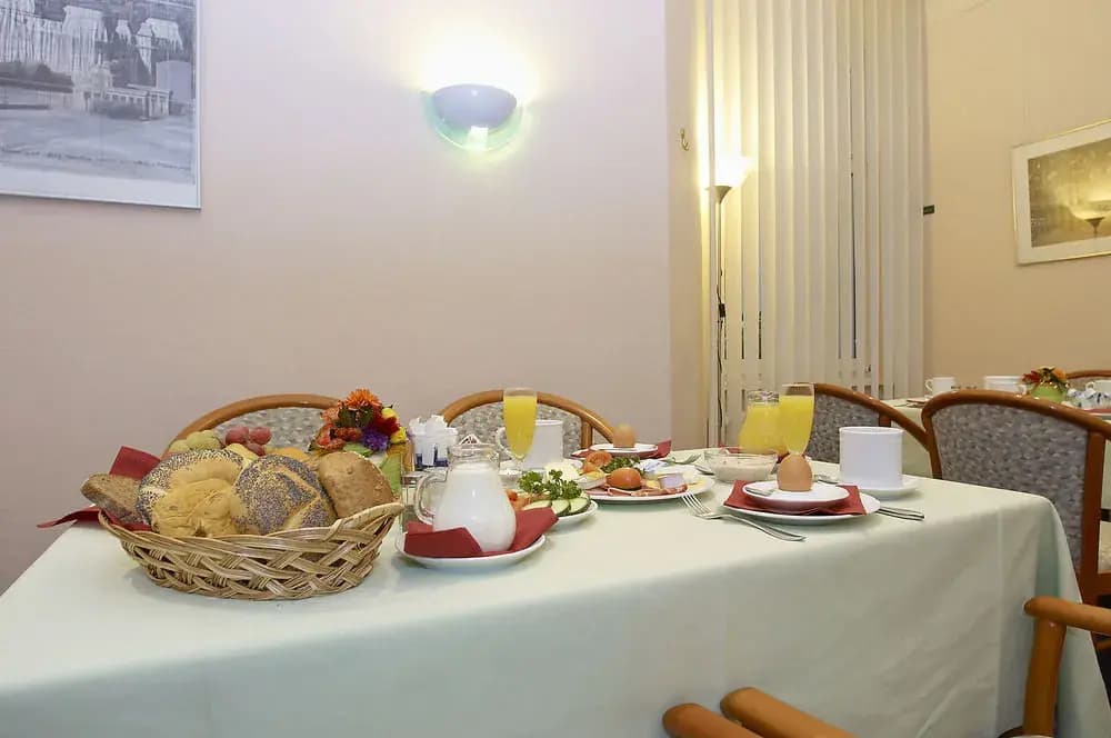 Juncker's Hotel Garni - photo 19