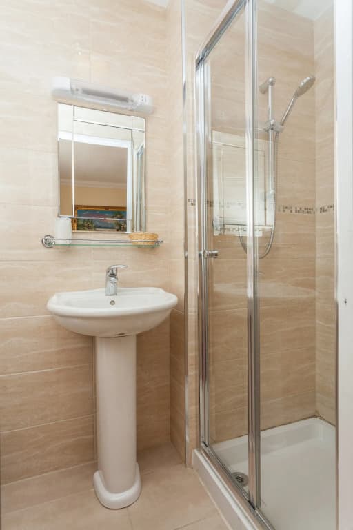 Roseview Alexandra Palace Hotel - photo 8