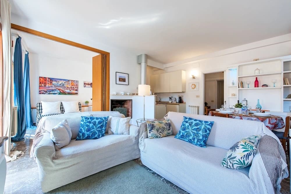 Spanish Steps Apartment - photo 6