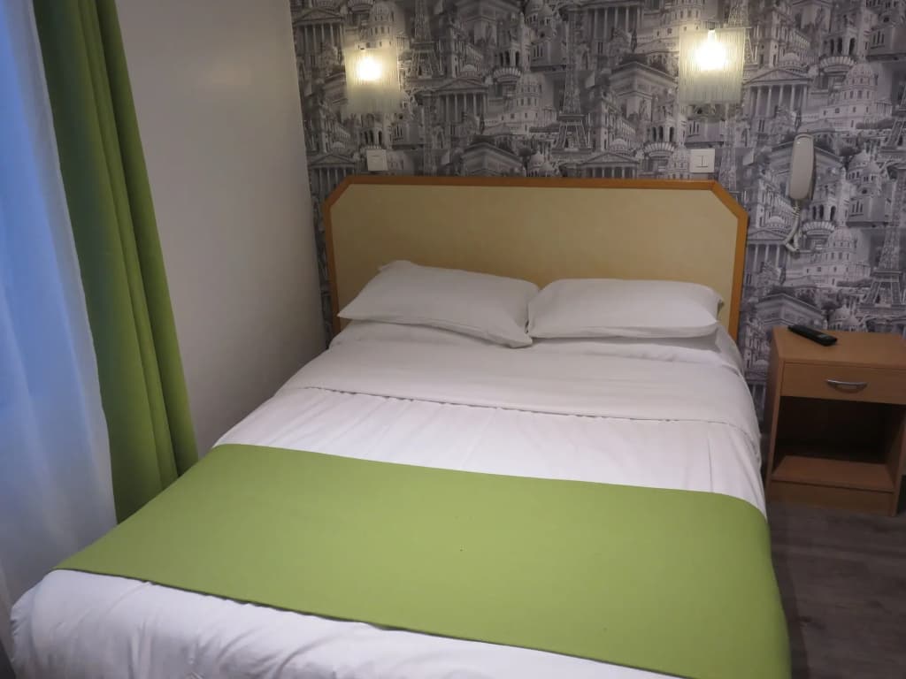 Mary's Hotel République - photo 5