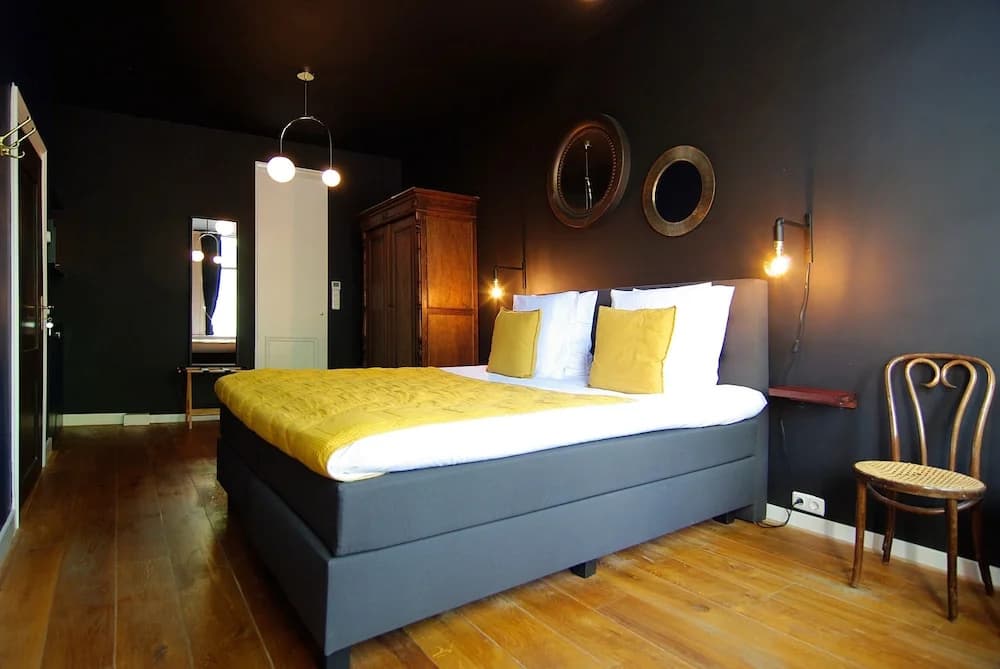 1637 Historic Canal View Suites - photo 3