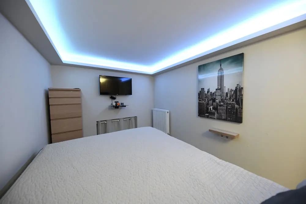 Cosy 2 bedroom flat in the heart of Budapest - photo 2