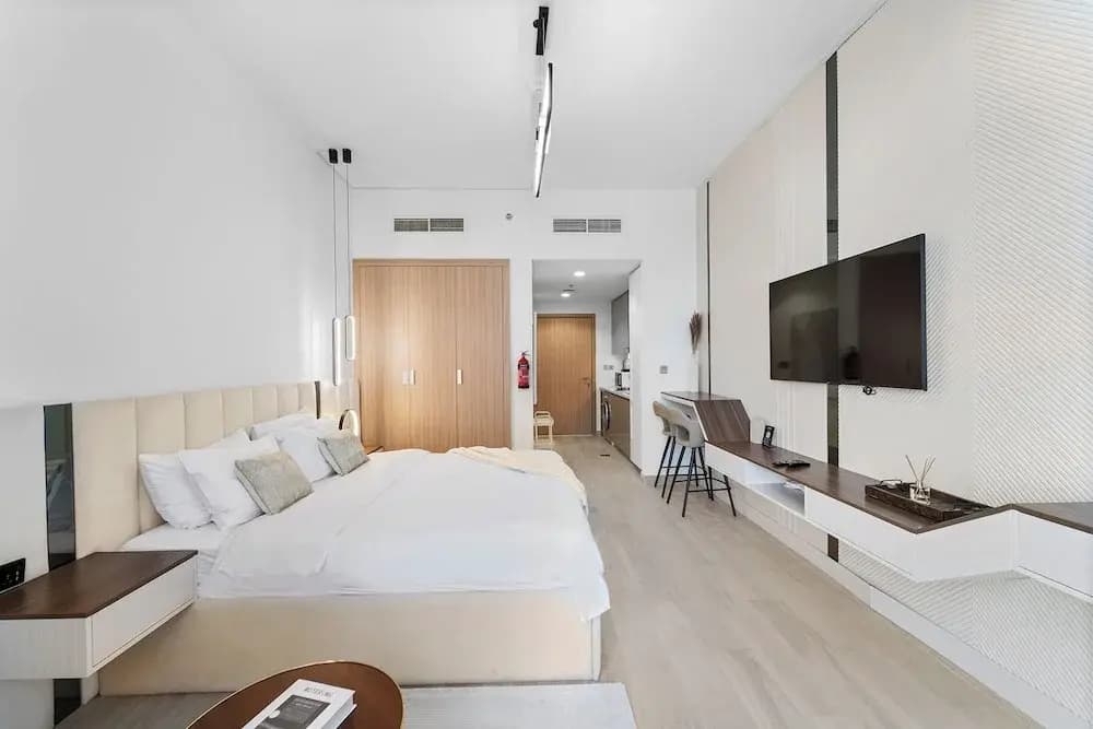 Stylish Studio with Garden Views - photo 8