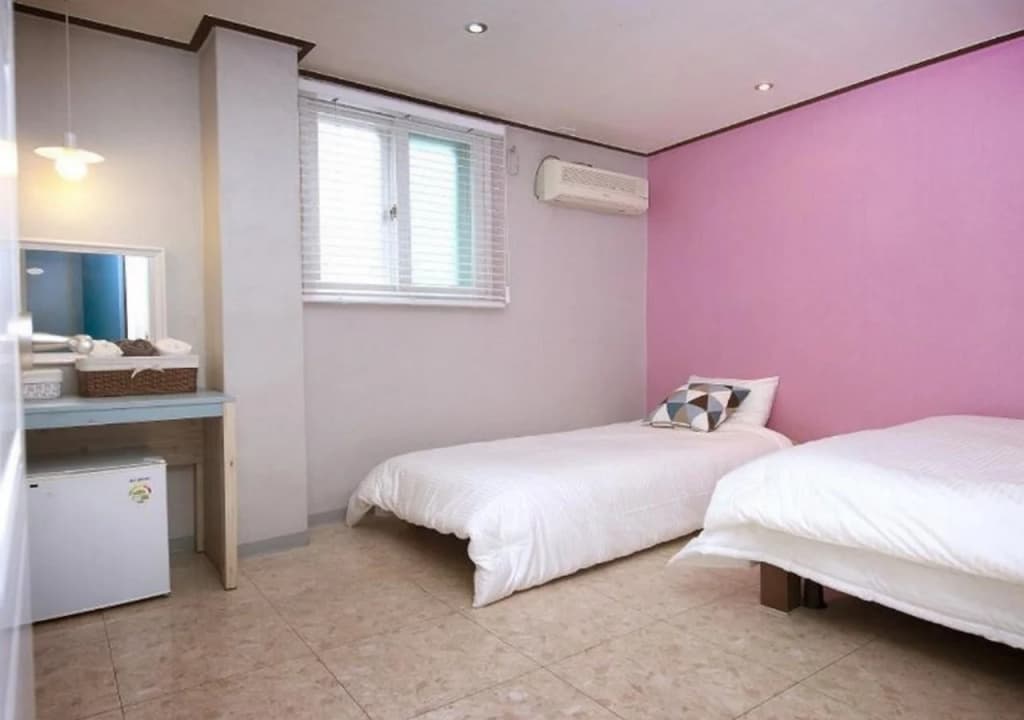 Shinchon Guesthouse - photo 5