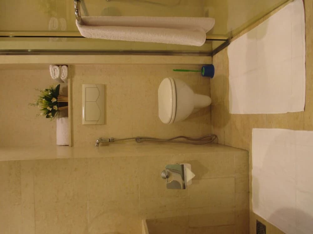Monarch Bold Apartments - photo 4