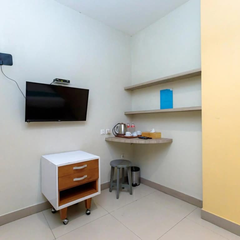 OYO 3735 Liv Hotel - photo 35