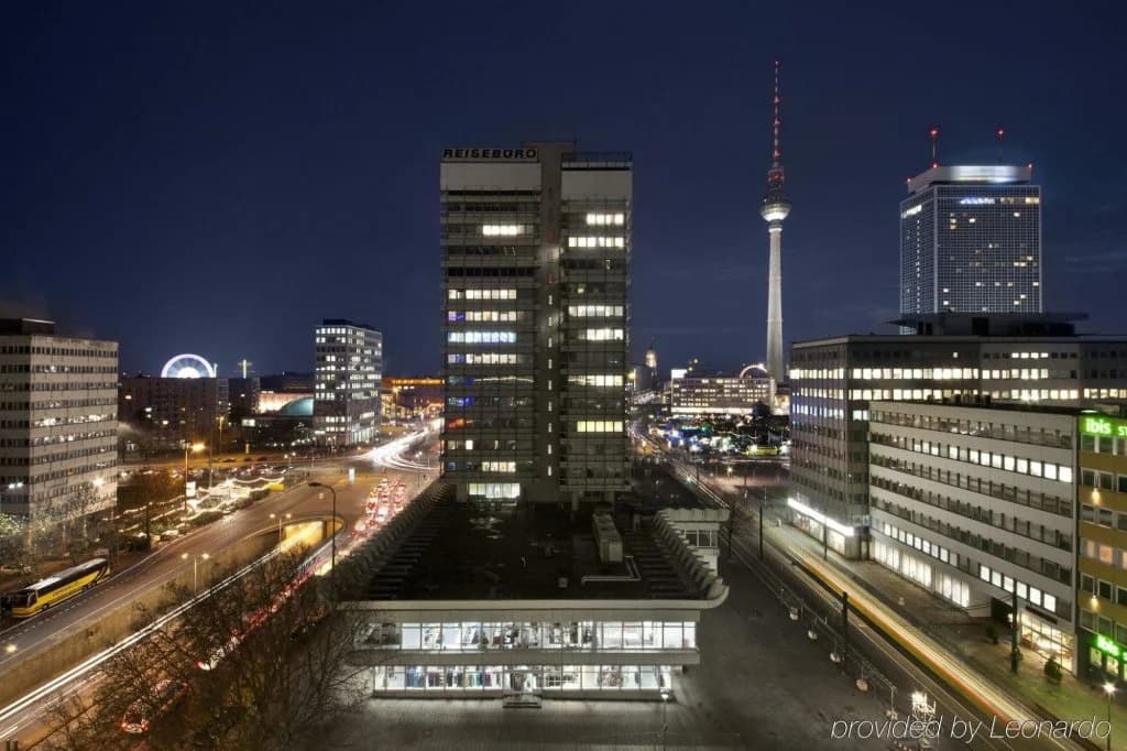 Hotel Indigo Berlin – Alexanderplatz - photo 26