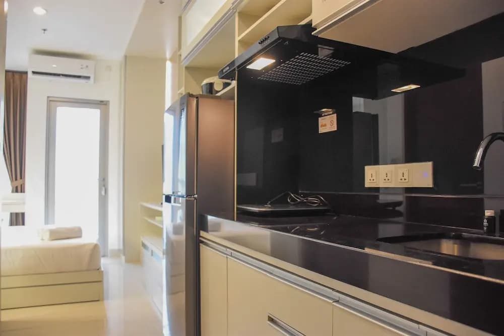 Fancy And Nice Studio At Ciputra World 2 Apartment - photo 13