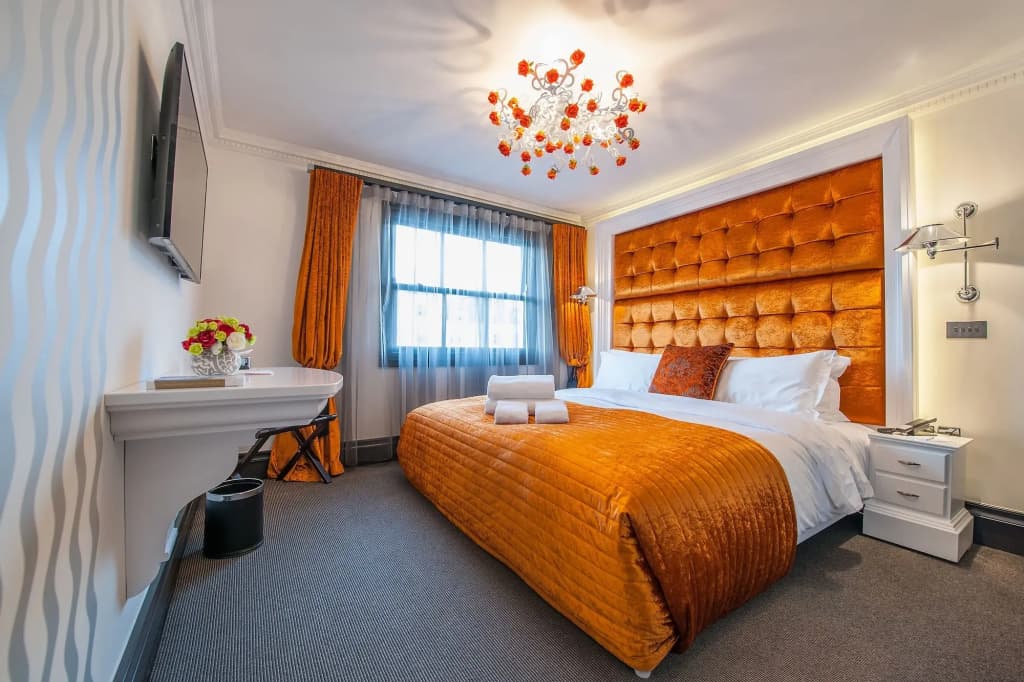 The Exhibitionist Hotel - photo 6