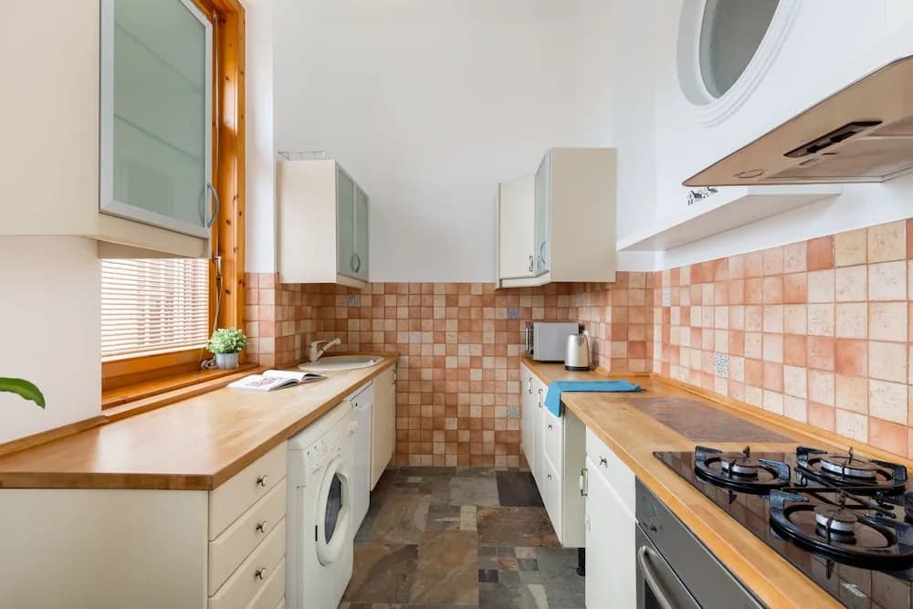 Supercentral Spacious Apartment - photo 13