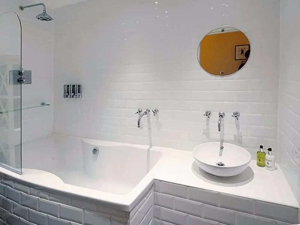 1 Bedroom Flat With Castle View - photo 9