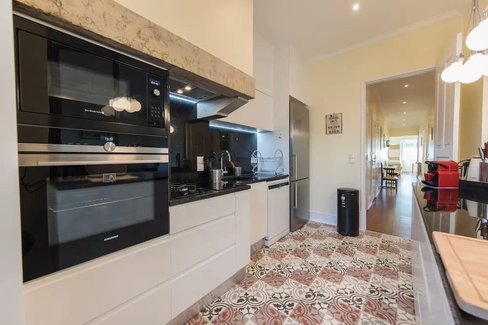 Spacious Graça River View Apartment - photo 14