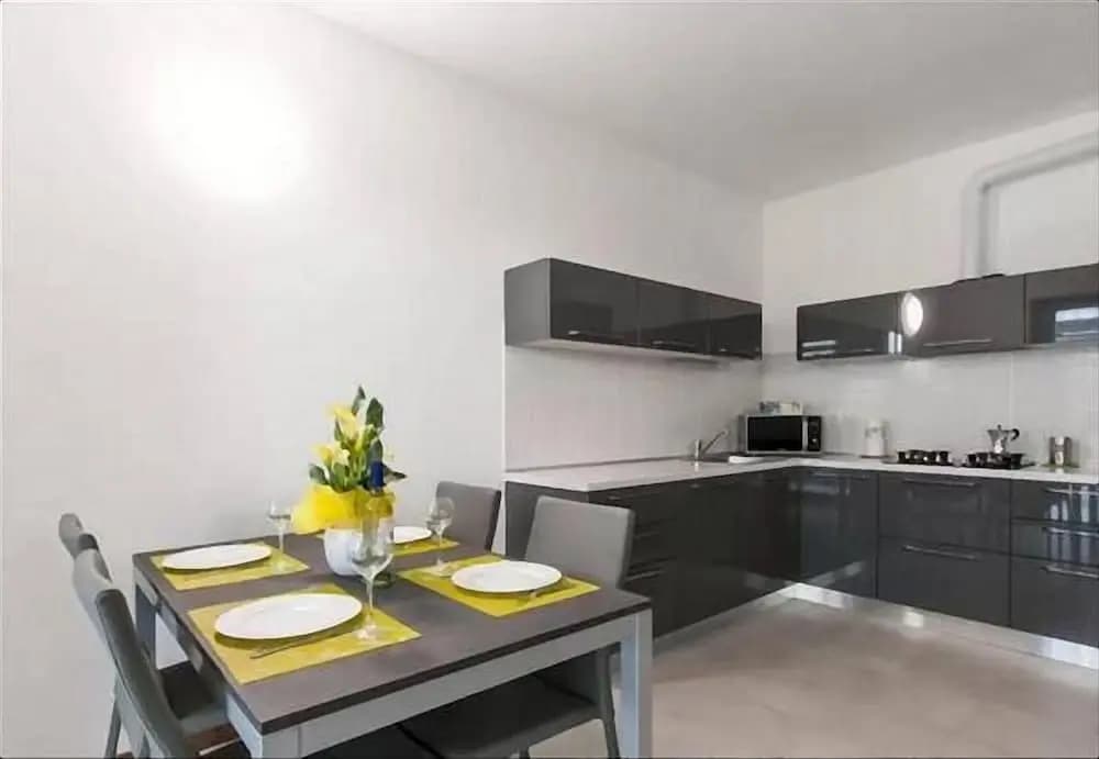 Mengoni flat - main photo