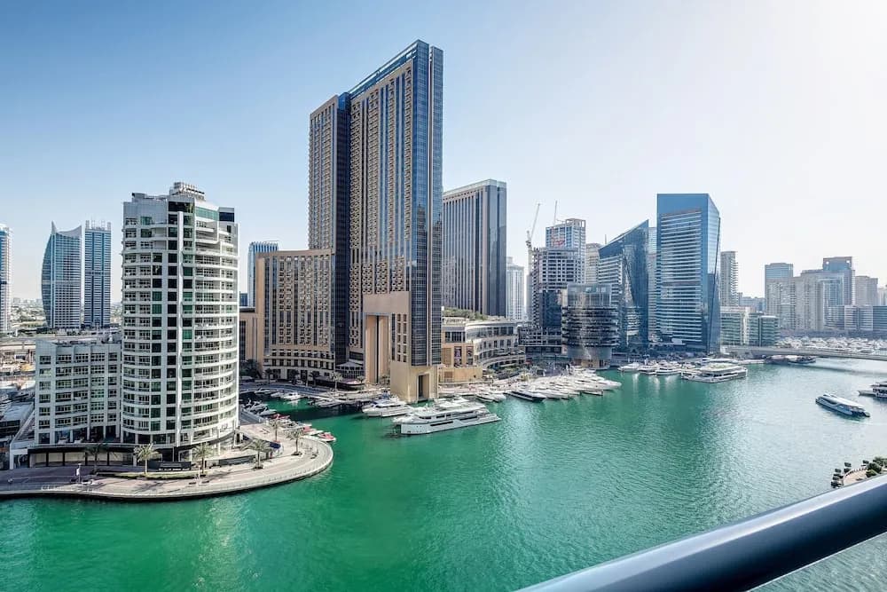 Luxury Staycation - Continental Tower - photo 11