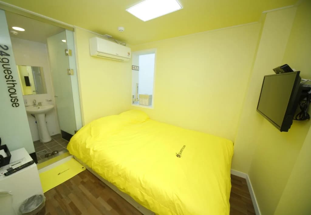 24 Guesthouse Sinchon Avenue - photo 5