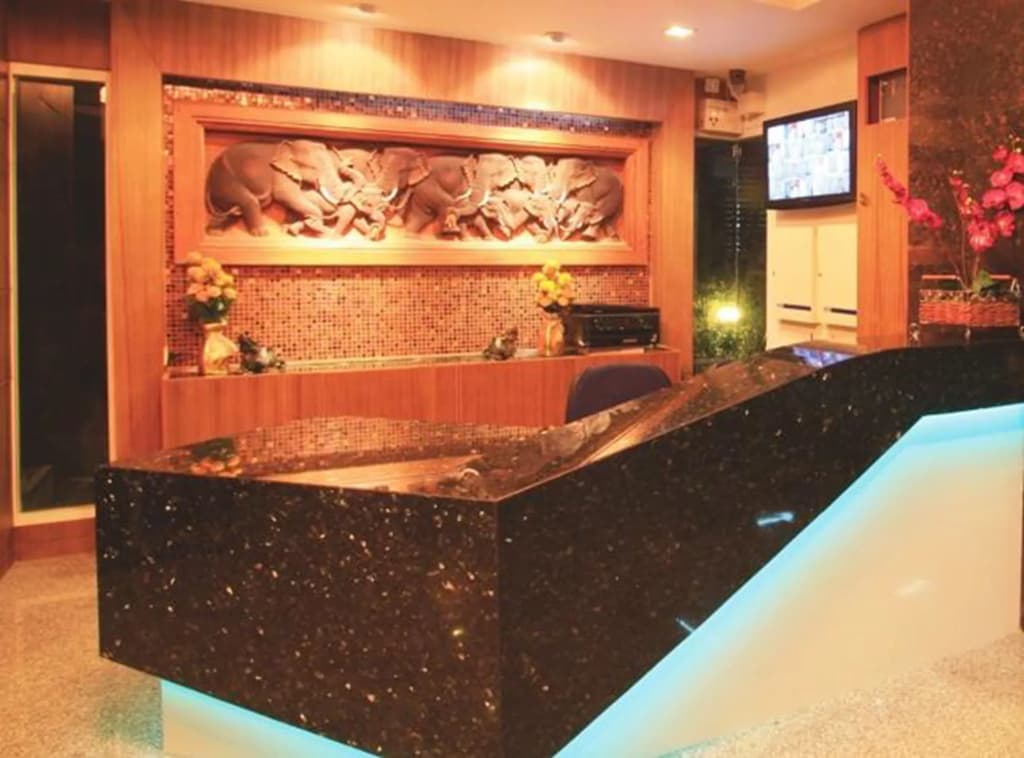L-Seven Hotel - photo 11