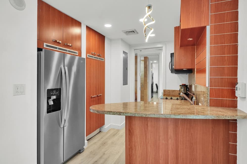 RS Suites - The AKA Residence - photo 34