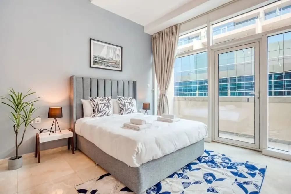 Chic & Cosy Apartment in Bay Square - photo 2