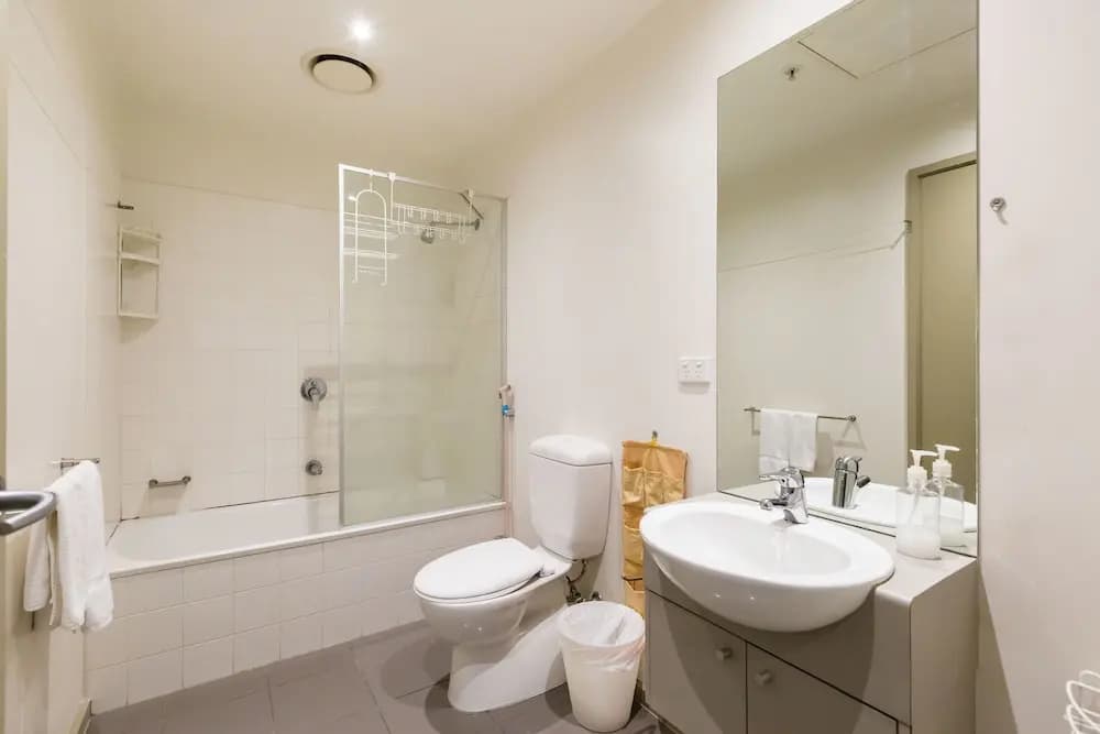 MEGAN, 2BDR Melbourne Apartment - photo 16