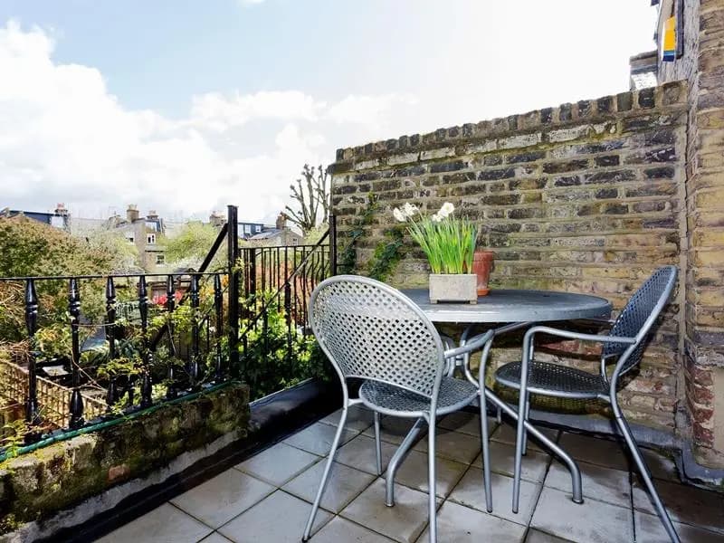 Veeve  2 Bed House On Leppoc Road Clapham - photo 4