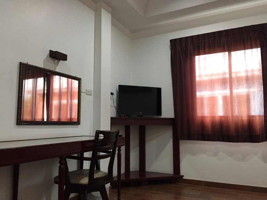 Issara House Bangkok - photo 2