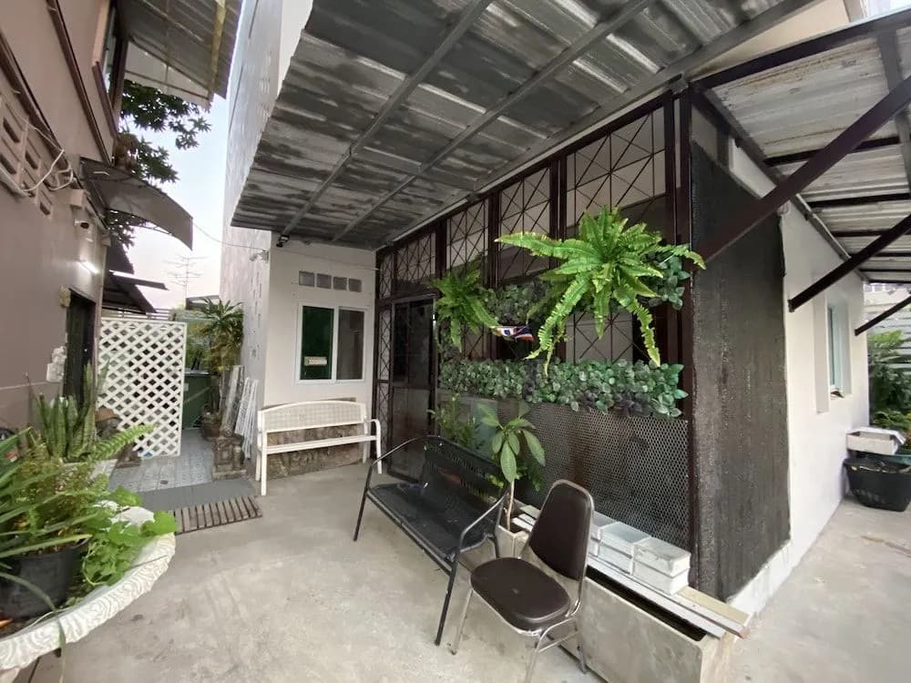 OYO 75396 Look Shine Apartment - photo 13