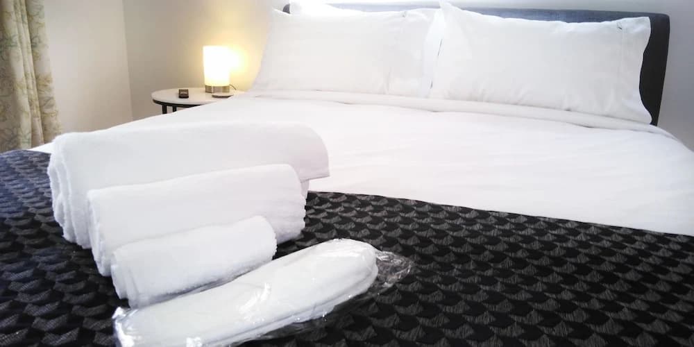 Lakeside Retreat & Business - photo 3