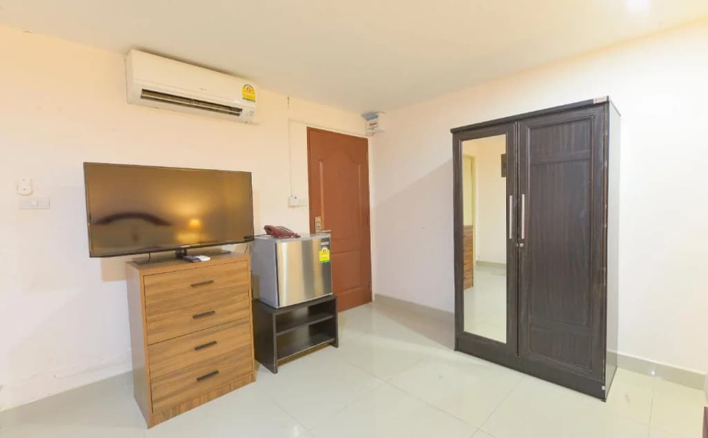 The Freelancer Hotel - photo 25